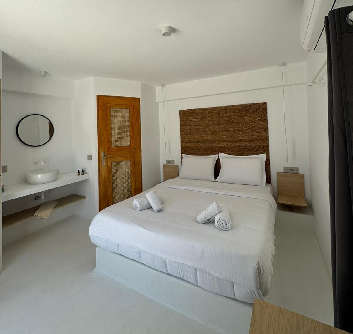Faos Exclusive Suites Ornos  Ngoại thất bức ảnh